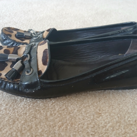 Stuart Weitzman Black Patent Leather and Leopard Calf Hair Loafers | Size 9.5M - Picture 2 of 8